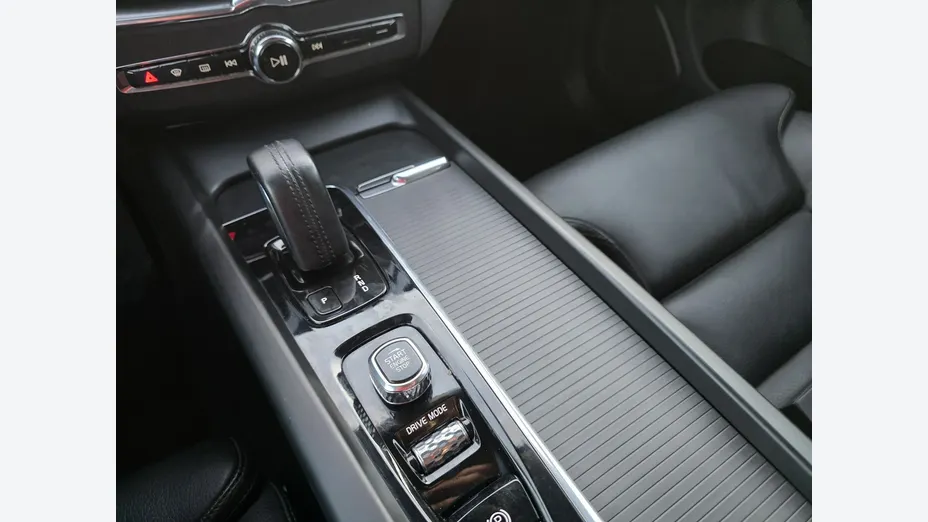 VOLVO XC60 -