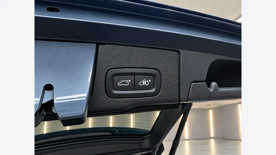 VOLVO XC60 -