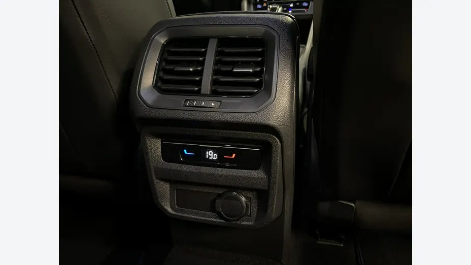 VOLKSWAGEN Tiguan -