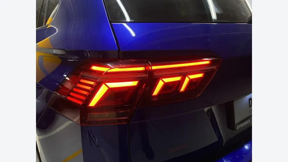 VOLKSWAGEN Tiguan -