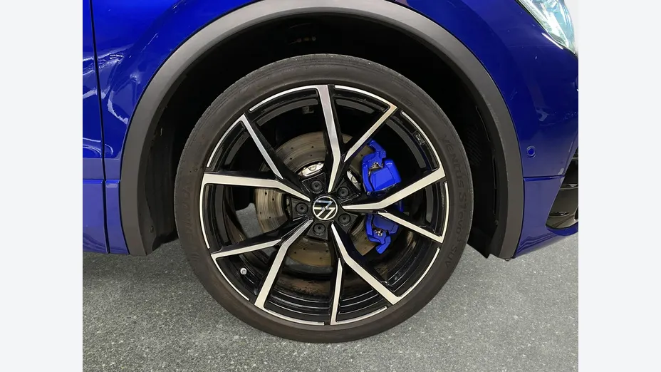 VOLKSWAGEN Tiguan -