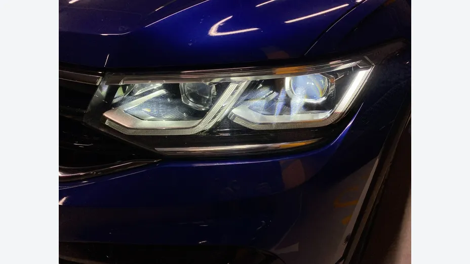 VOLKSWAGEN Tiguan -
