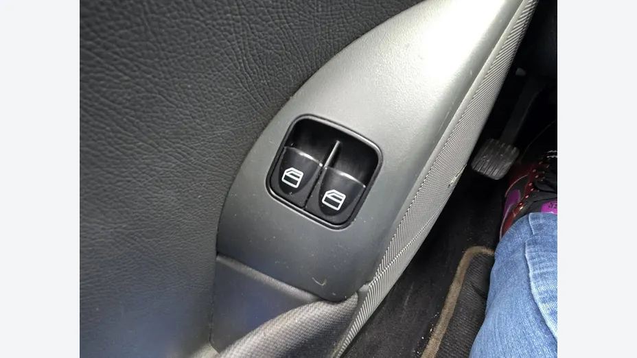 MERCEDES-BENZ C Klasa -