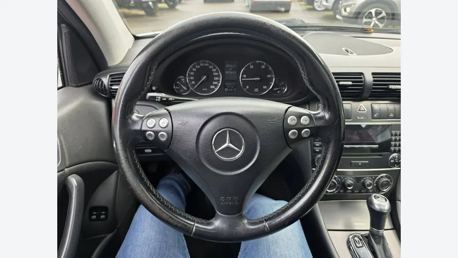 MERCEDES-BENZ C Klasa -