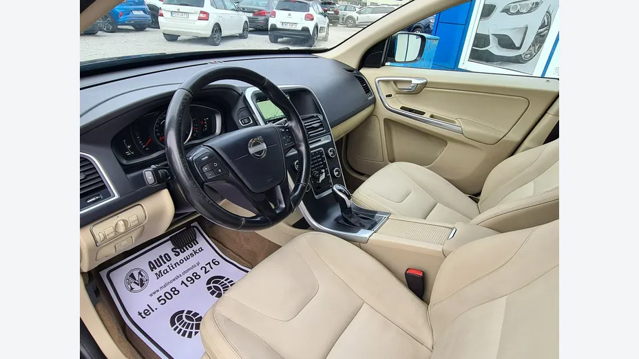 VOLVO XC60 -