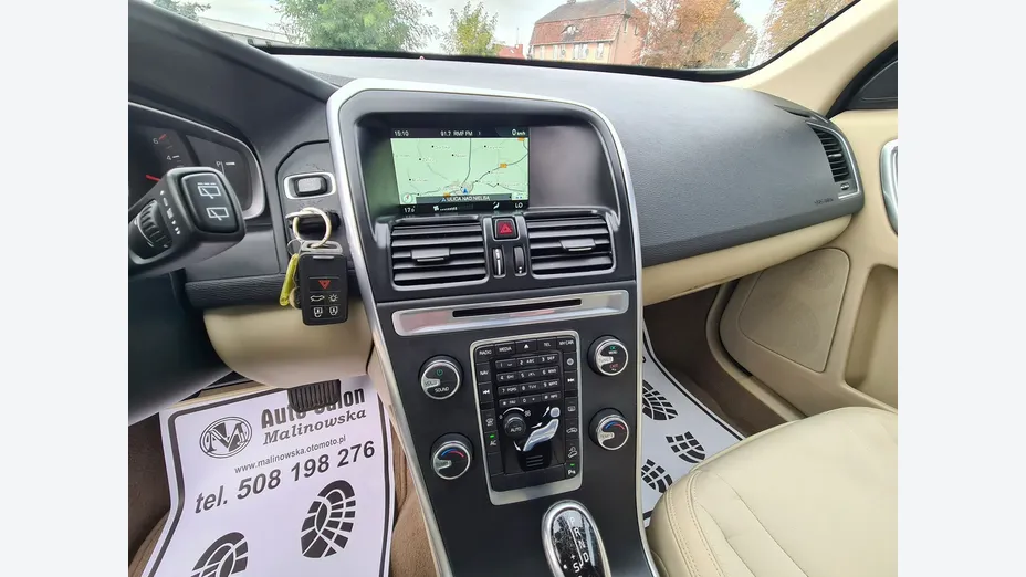VOLVO XC60 -