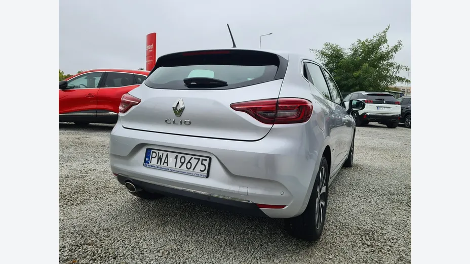 RENAULT Clio -