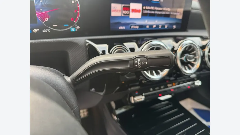 MERCEDES-BENZ CLA -