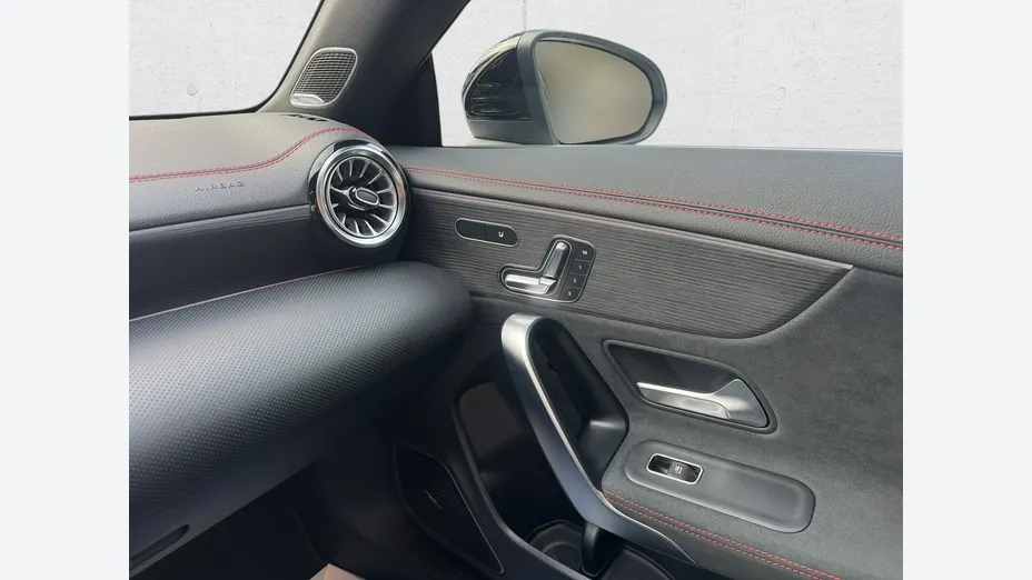 MERCEDES-BENZ CLA -
