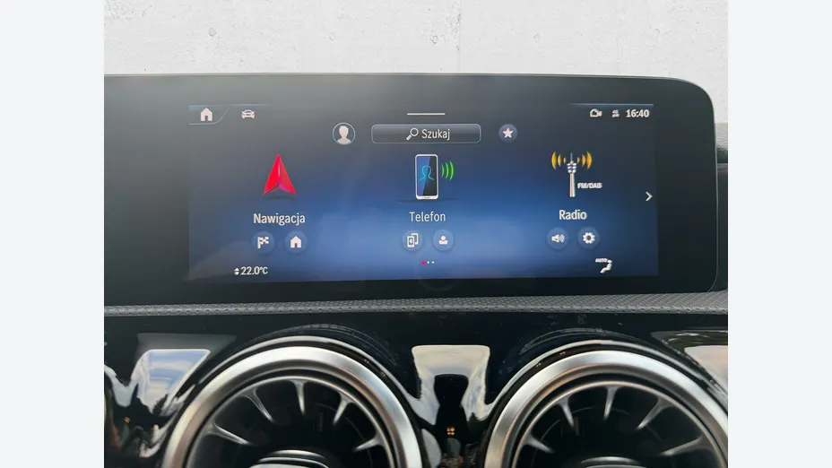MERCEDES-BENZ CLA -