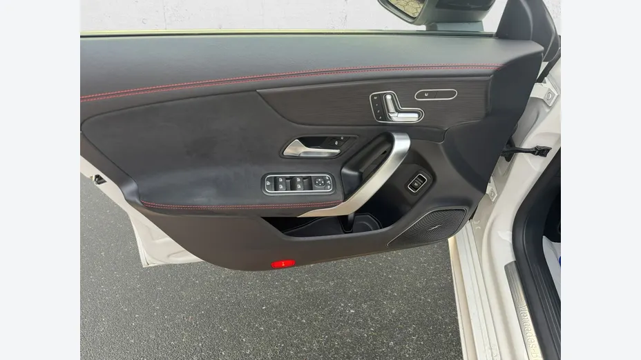MERCEDES-BENZ CLA -