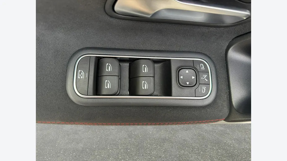 MERCEDES-BENZ CLA -