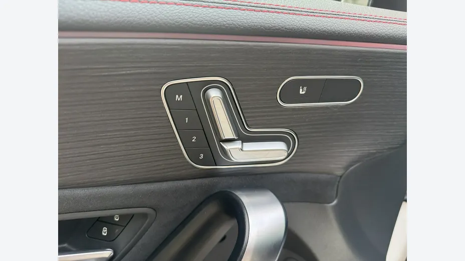 MERCEDES-BENZ CLA -