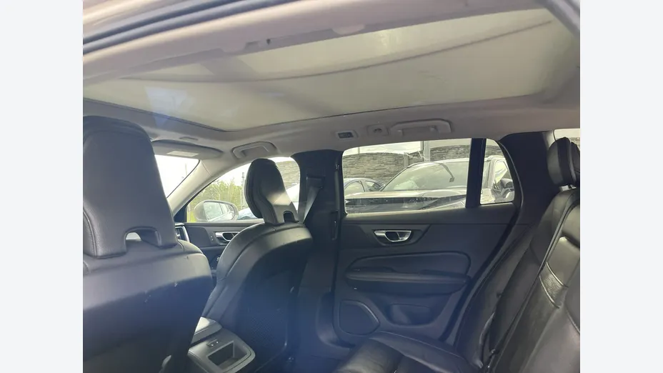 VOLVO V60 -