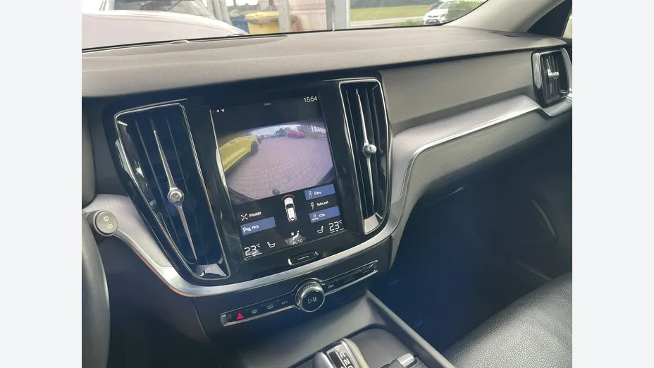 VOLVO V60 -