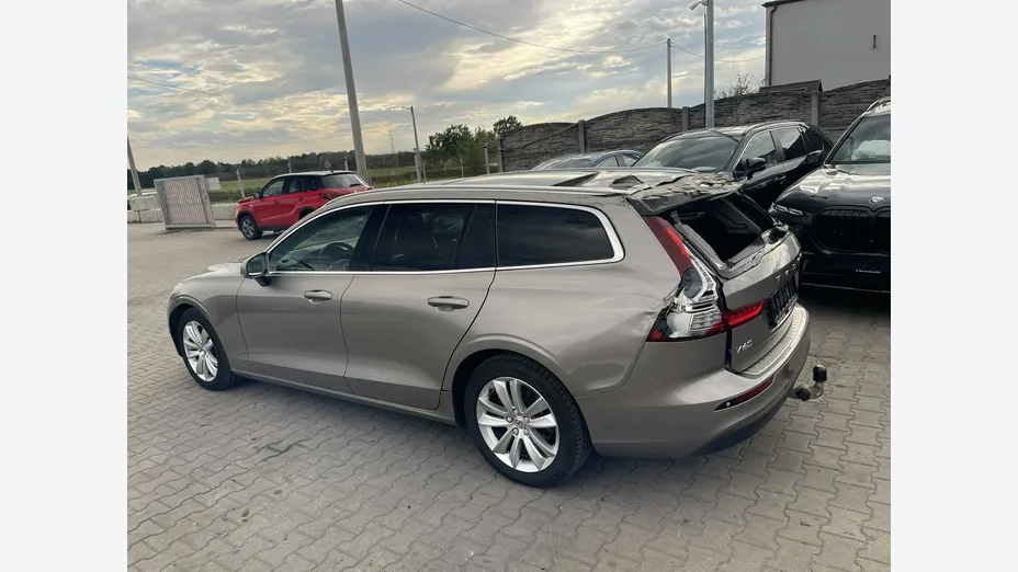 VOLVO V60 -