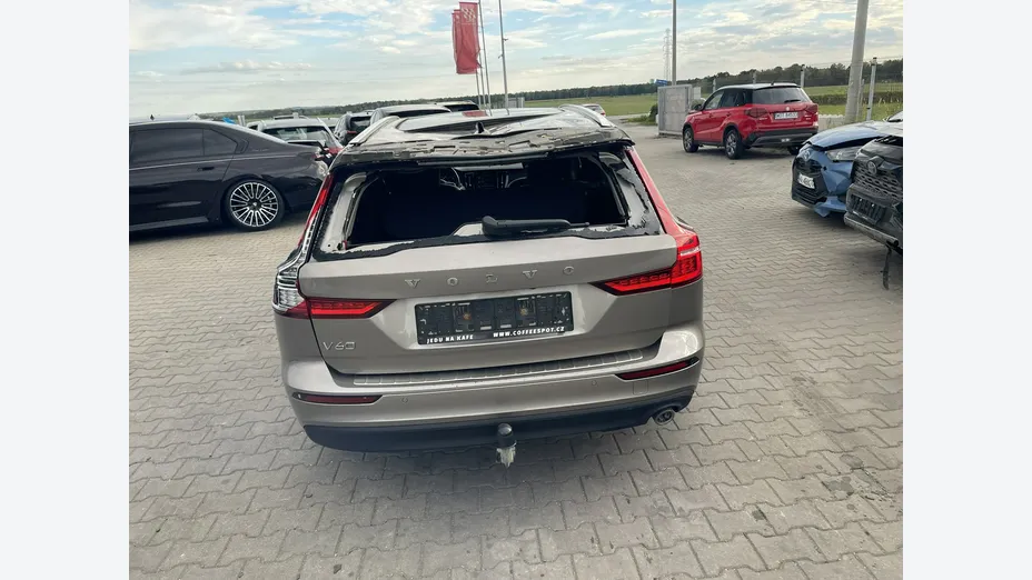 VOLVO V60 -