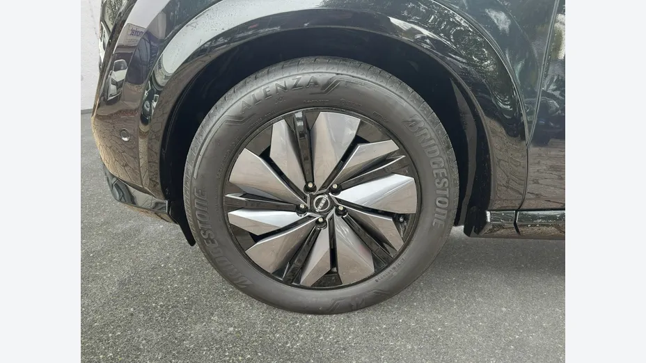 NISSAN Ariya -