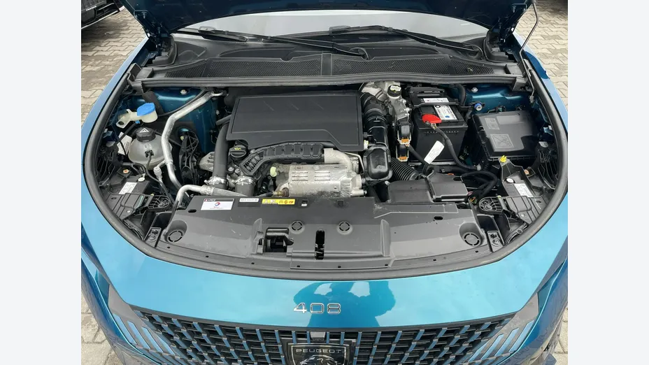 PEUGEOT 408 -
