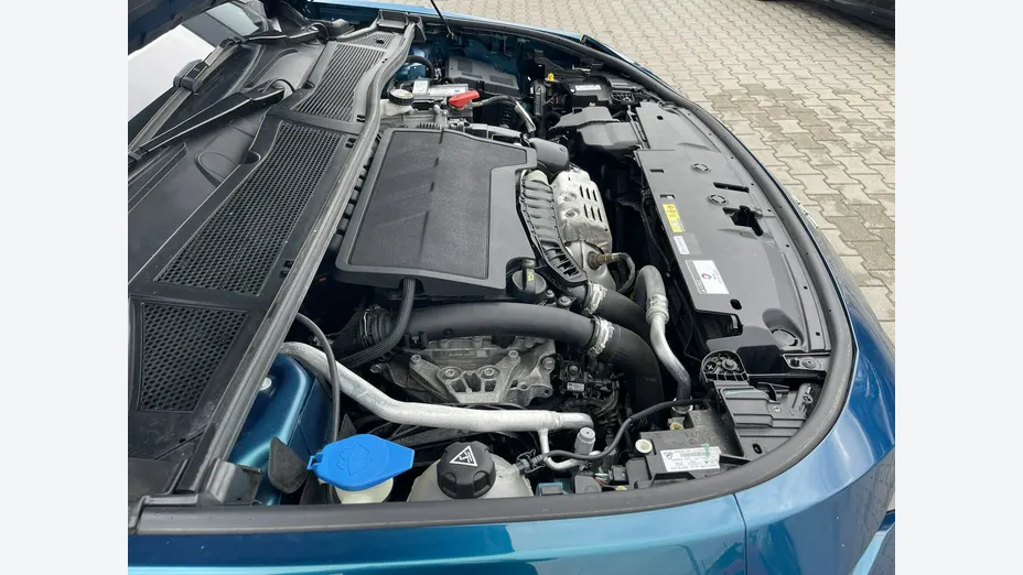 PEUGEOT 408 -