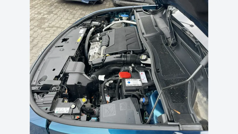 PEUGEOT 408 -