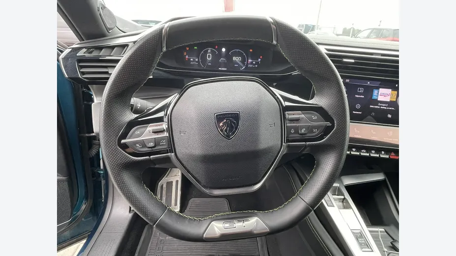 PEUGEOT 408 -