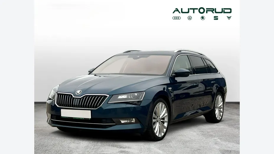 SKODA Superb -