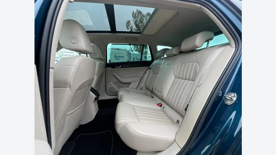 SKODA Superb -
