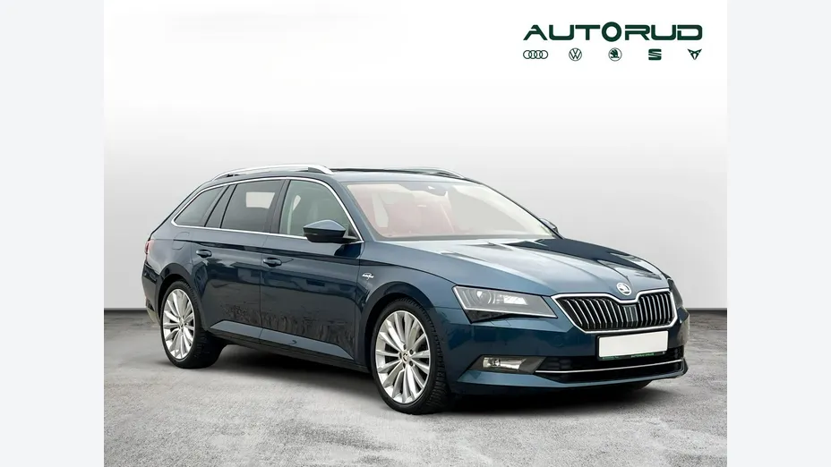 SKODA Superb -