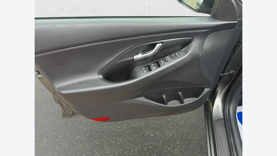 HYUNDAI i30 -