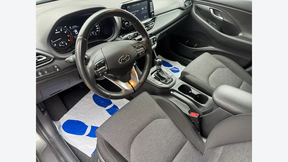 HYUNDAI i30 -