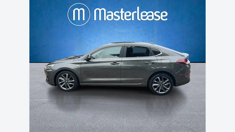 HYUNDAI i30 -
