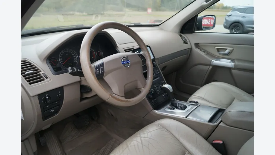 VOLVO XC90 -