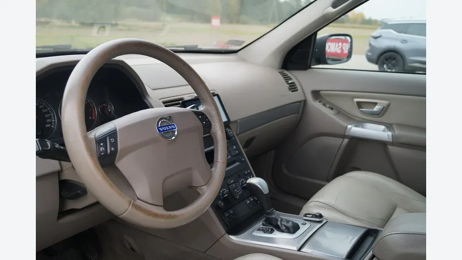 VOLVO XC90 -