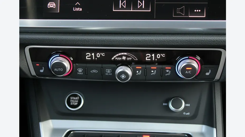 AUDI Q3 -