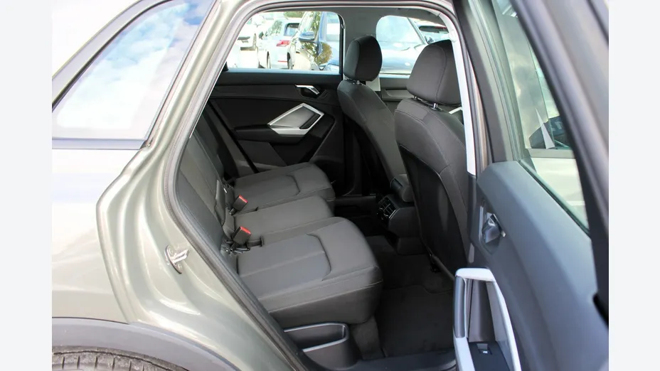 AUDI Q3 -