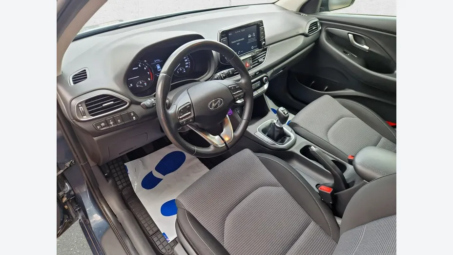 HYUNDAI i30 -