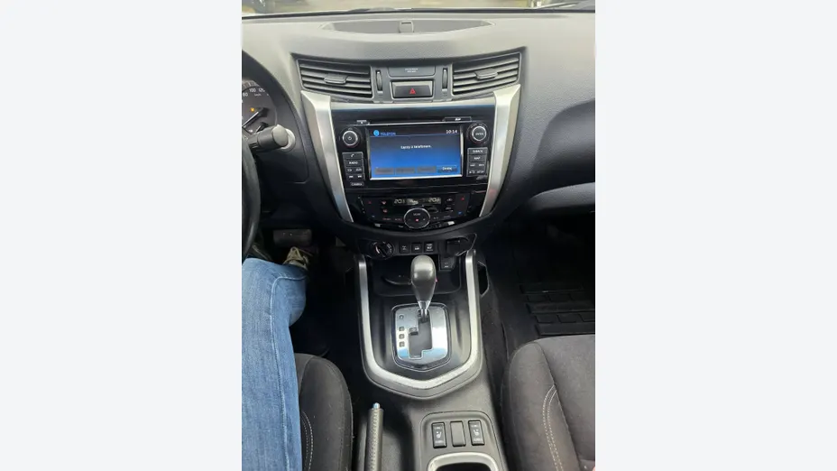 NISSAN Navara -