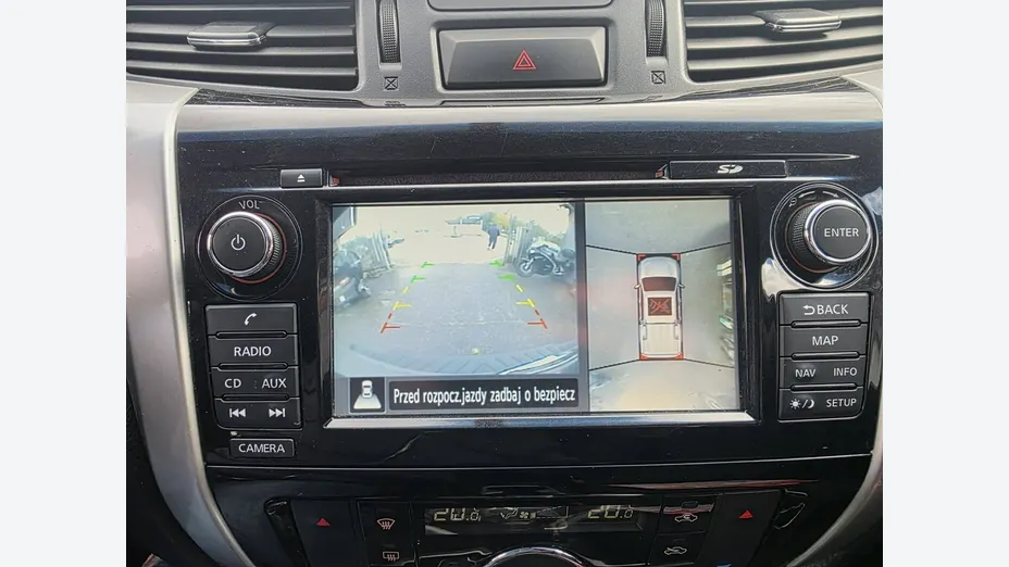NISSAN Navara -