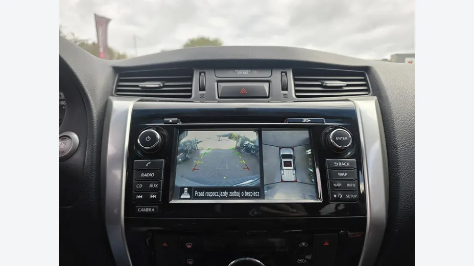 NISSAN Navara -