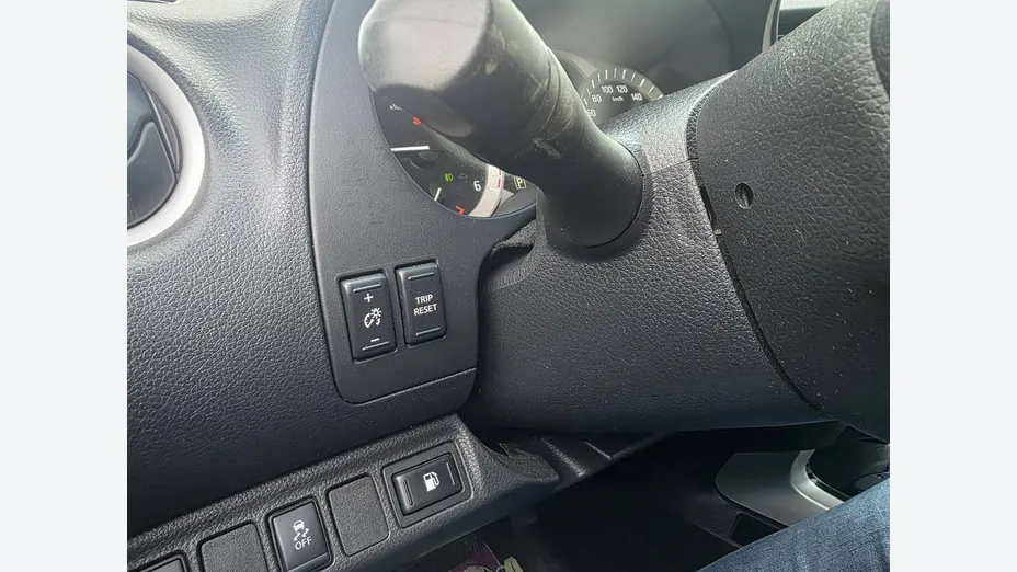 NISSAN Navara -