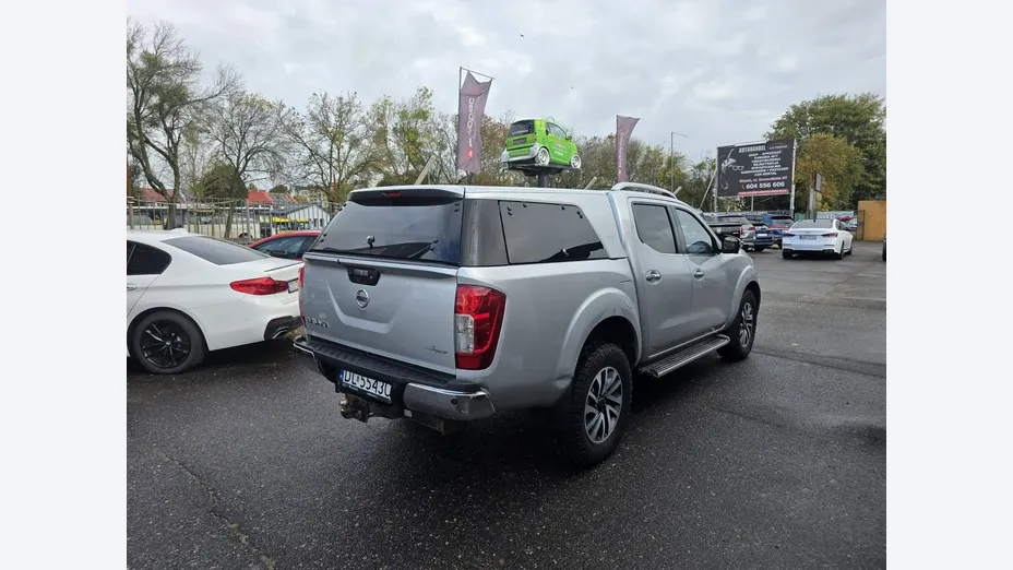NISSAN Navara -