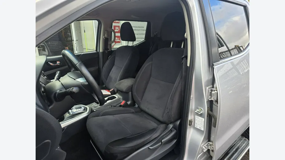 NISSAN Navara -