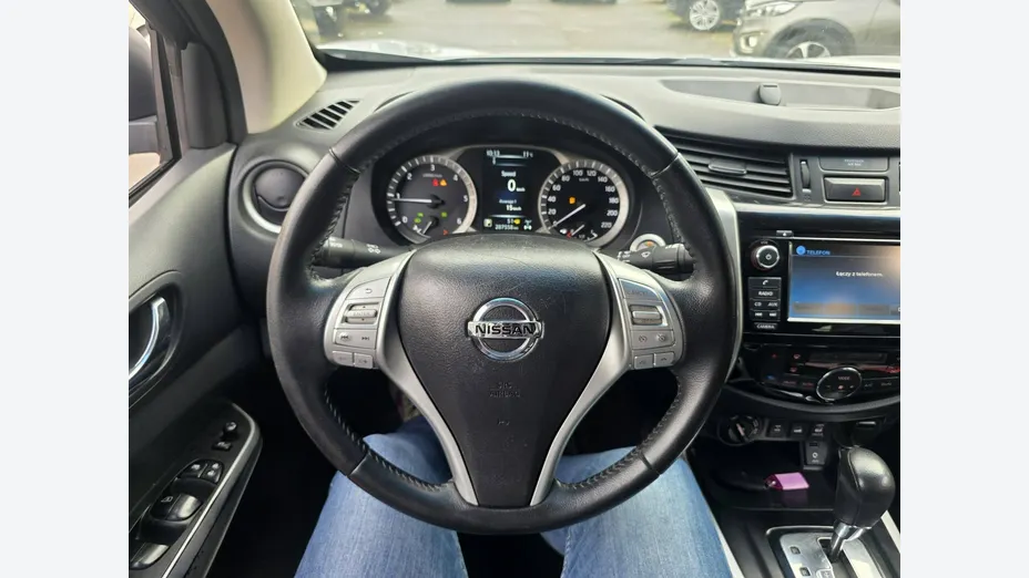 NISSAN Navara -
