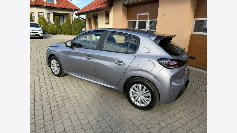 PEUGEOT 208 -