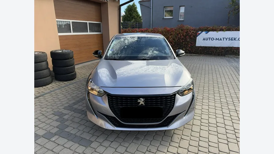 PEUGEOT 208 -
