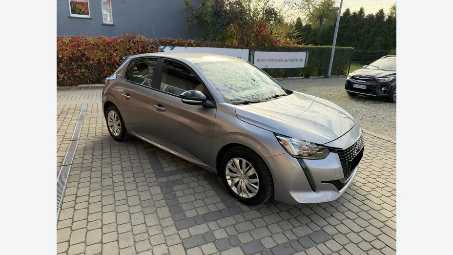 PEUGEOT 208 -