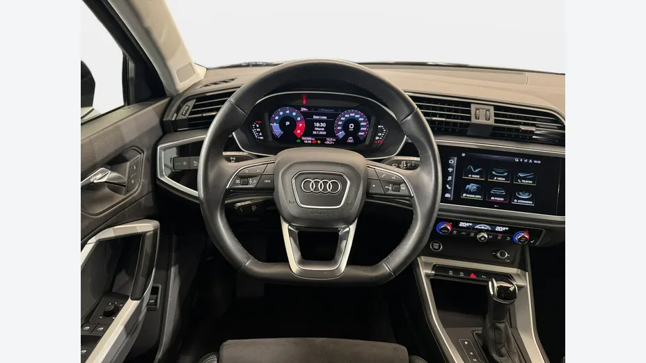 AUDI Q3 -