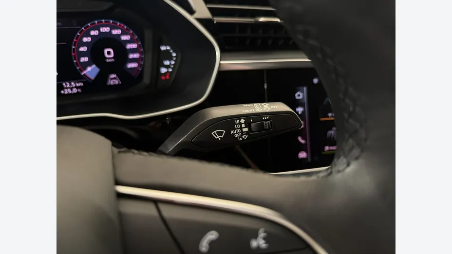 AUDI Q3 -
