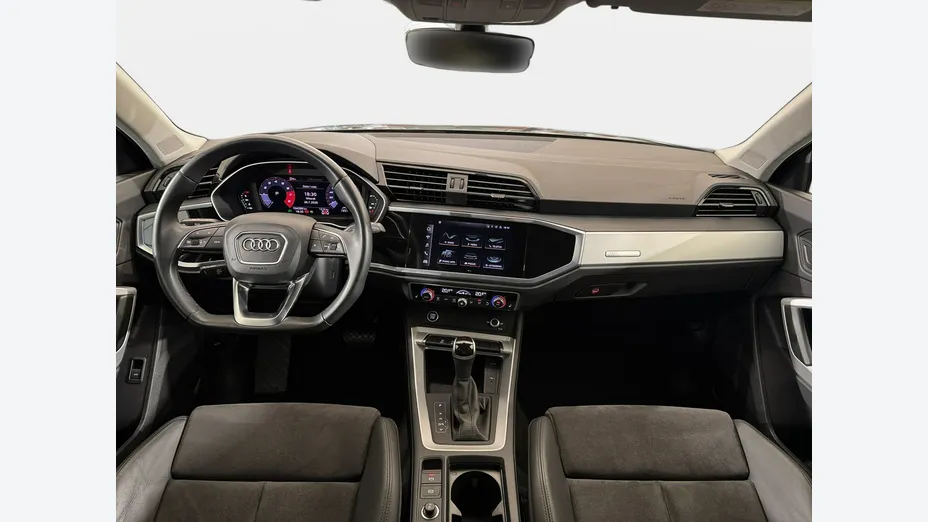 AUDI Q3 -